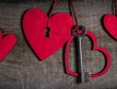 Άγιος Βαλεντίνος: Πώς προέκυψε η σύνδεσή του με τους ερωτευμένους;